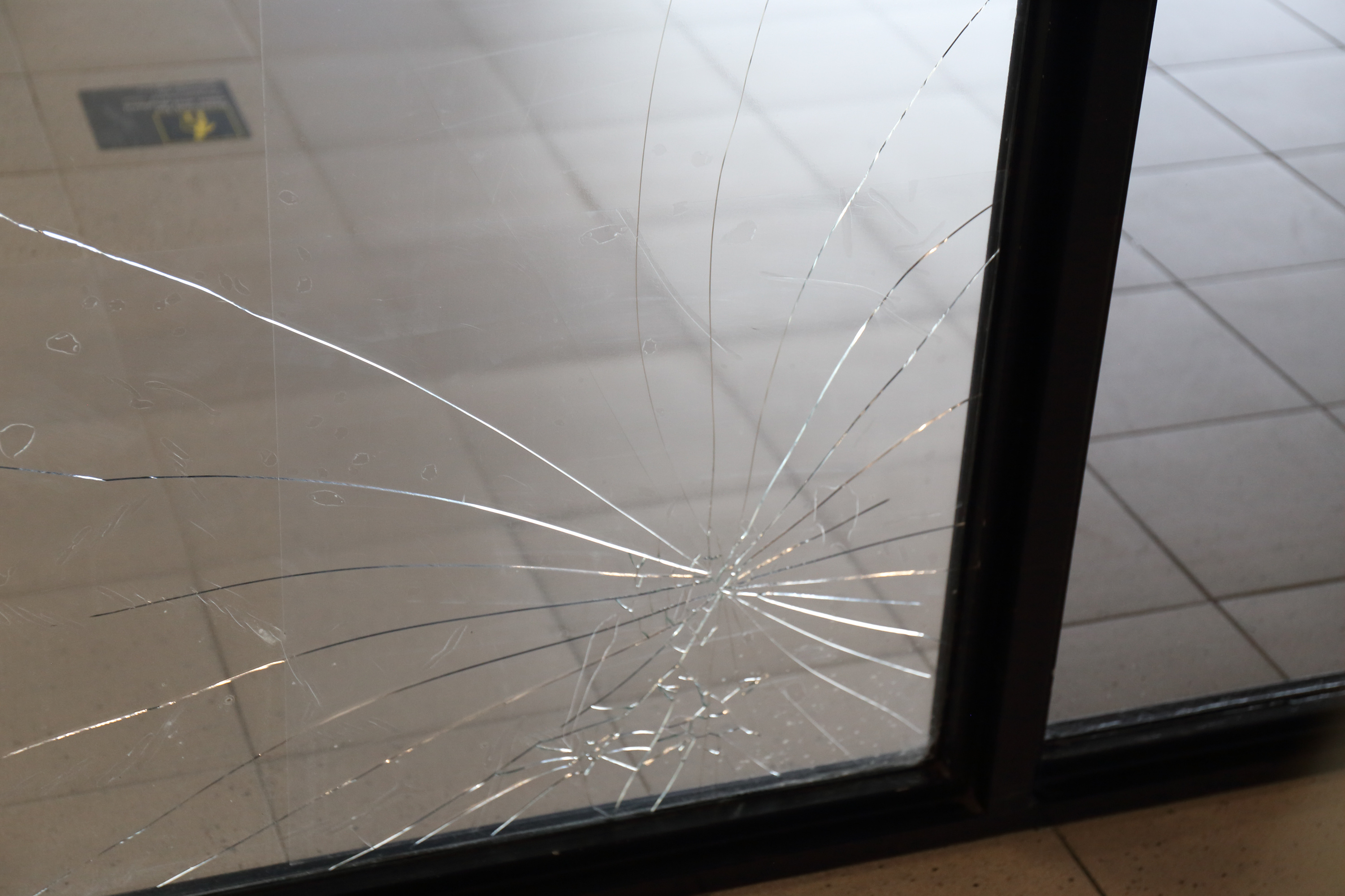 ガラス交換 名古屋市守山区 | ガラス修理のご相談は修理の窓口名古屋市守山区